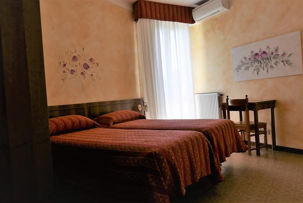 Albergo Villa Angela Toscolano Maderno Exterior foto